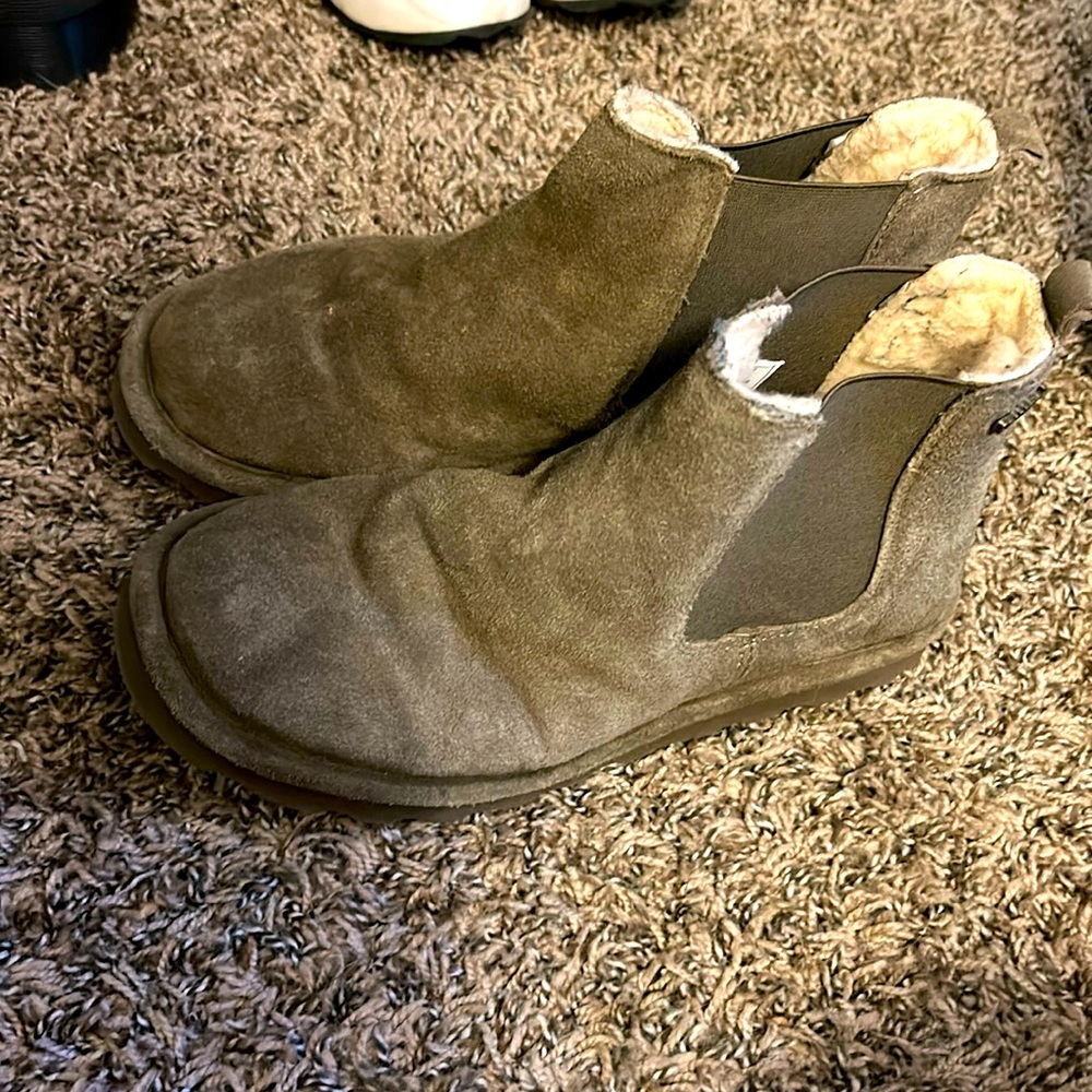 Fuzzy winter shoes
